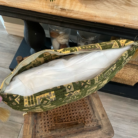 The Loom Alaska Tapestry Decorative Tassel Throw Pillow - Picture 6 of 10